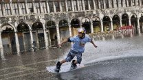 Venedik Belediye Başkanı, Büyük Kanal'da su kayağı yapanları bulanlara yemek ısmarlayacak