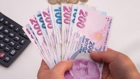 Erdoğan'a yakın isim gündeme getirdi: Asgari ücrete üçüncü zam iddiası!