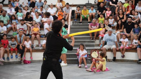 'Mahallemde Çocuk Tiyatrosu' Kadıköy'de devam ediyor!