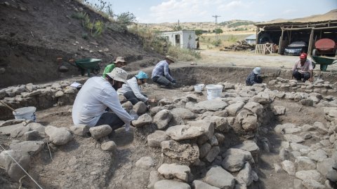 Tozkoparan Höyüğü kazısında önemli tarihi parçalar bulundu