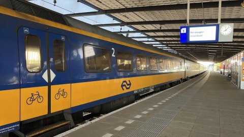 Hollanda'da demir yolu çalışanlarının grevi hayatı olumsuz etkiledi