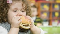 Hamileyken sağlıksız beslenme çocukta obeziteye sebep oluyor