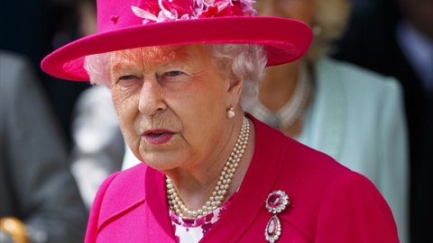Kraliçe II.Elizabeth mücevherleriyle gömülecek