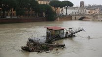 İtalya'daki selin faturası kabarıyor: 10 ölü!