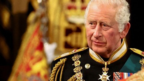 Kral III. Charles kraliyetin yeni sembolünü belirledi