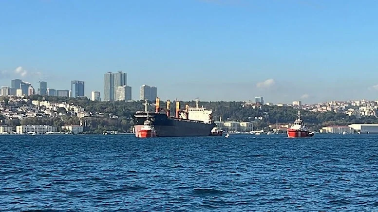 İstanbul Boğazı yeniden trafiğe açıldı