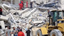 Bağdat’ta 5 katlı bina çöktü: 13 kişi kurtarıldı, 8 kişi mahsur kaldı