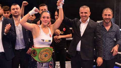 Türk boksörler Fatih Keleş ve Dilara Yücel Dünya şampiyonu oldu
