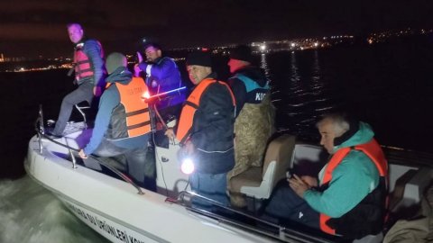 Yasa dışı avlanan balıklar, Mogan Gölü'ne geri bırakıldı