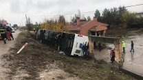 Diyarbakır'da otobüs şarampole yuvarlandı: 33 yaralı!