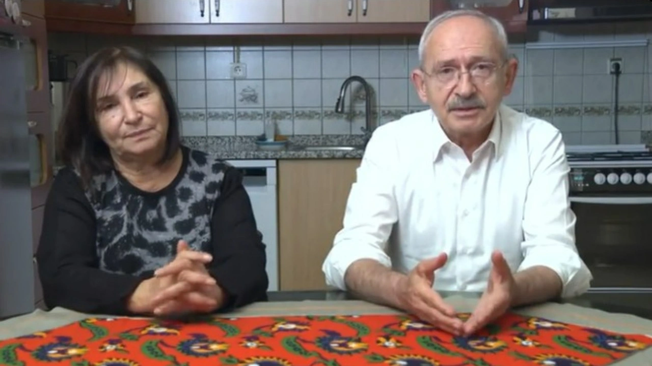 Kemal Kılıçdaroğlu eşiyle evinin mutfağından seslendi