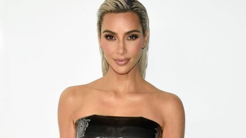 Kim Kardashian'ın verdiği poz kafaları karıştırdı