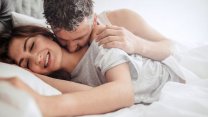 Uzmanlar araştırdı: Orgazm için en etkili seks pozisyonu açıklandı!