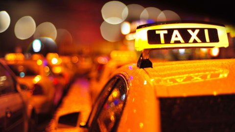 İBB'nin '500 Engelsiz Taksi Taşımacılığı' teklifi UKOME toplantısında reddedildi