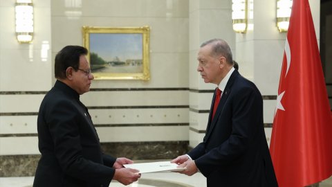 Pakistan'ın Ankara Büyükelçisi Junaid, Cumhurbaşkanı Erdoğan'a güven mektubu sundu