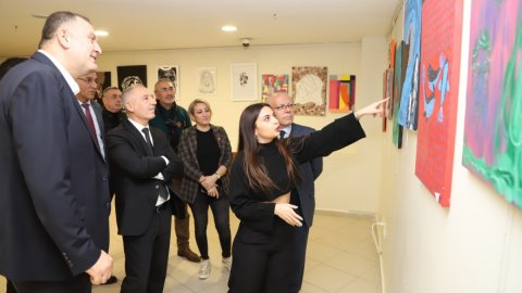 ‘De Rien’ adlı resim sergisi Kartal Belediyesi’nde açıldı