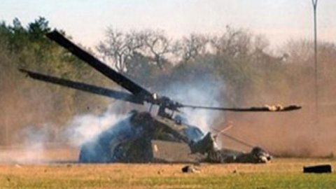 Cezayir’de askeri helikopter düştü, 3 kişi öldü