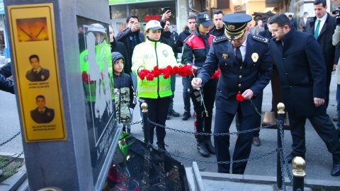 Diyarbakır'da şehit edilen Gaffar Okkan ve 5 polis memuru için anma töreni yapıldı