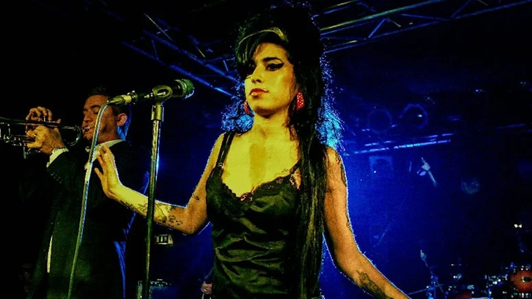 Amy Winehouse’un biyografik filmine eleştiri yağmuru: “Göz doktoru şart”