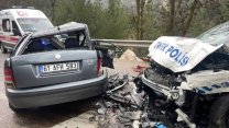 Burdur'da polis aracıyla çarpışan otomobildeki 1 kişi öldü, 2 kişi yaralandı