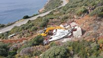 Antalya'nın Kaş ilçesindeki kaçak yapılar yıkıldı