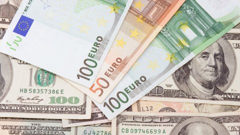 Euro 20,46 TL., dolar 18,81 TL. seviyesinde haftayı kapattı