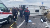 Niğde'de tur midibüsü kaza yaptı: 1 kişi hayatını kaybetti, 27 kişi yaralandı