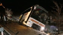 Kayseri'de feci kaza: Yolcu otobüsü şarampole devrildi, 4 kişi öldü, 25 kişi yaralandı!