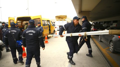 Azerbaycanlı arama kurtarma ekipleri, Türkiye'ye hareket etti