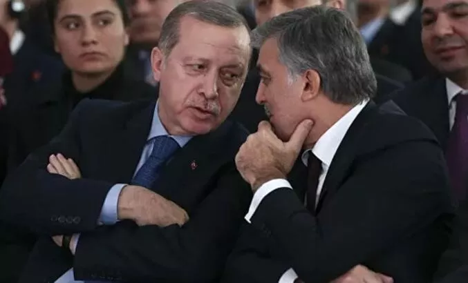 Cumhurbaşkanı Erdoğan, 11. Cumhurbaşkanı Gül ile telefon görüşmesi gerçekleştirdi