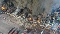 İskenderun Limanı'nda deprem sonrası çıkan yangın bugün de devam ediyor