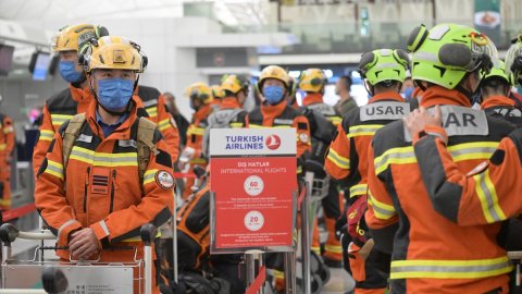 Hong Kong, Türkiye'ye 59 kişilik arama kurtarma ekibi gönderdi