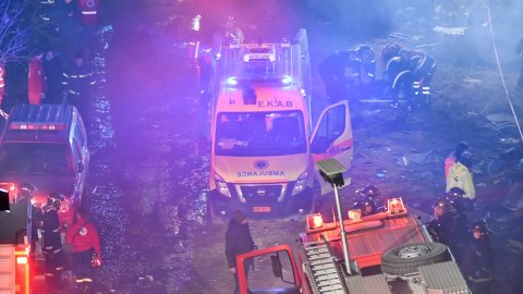 Yunanistan'da tren faciası: 29 kişi hayatını kaybetti