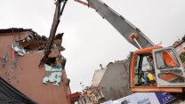 İBB Başkanı İmamoğlu yıkım işlerine hız verdi: Kadıköy'de bir bina daha yıkıldı