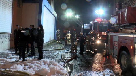 Başakşehir'de kalem fabrikasında yangın