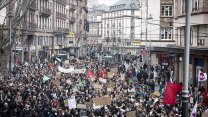 Fransa'da kitlesel grevlerin 10'uncusu gerçekleşiyor