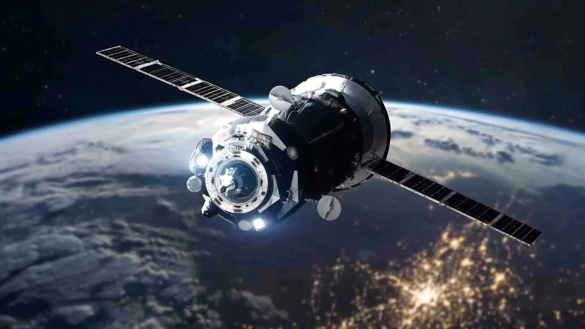 NASA uyardı: Uydu parçaları Dünya'ya düşebilir!