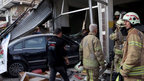 Esenler'de iş yerinde patlama meydana geldi: 7 kişi yaralandı