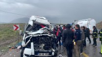 Sivas-Kangal yolunda büyük kaza: 4 kişi hayatını kaybetti, çok sayıda yaralı var!