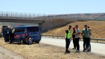 Suriyeli tarım işçilerinin bulunduğu minibüs devrildi: Kazada 13 kişi yaralandı!