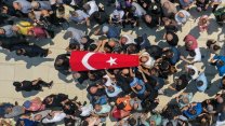 Türkiye Özkan Uğur'u kalbine gömdü