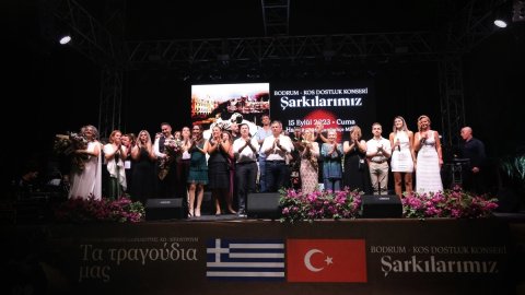 Türk ve Yunan sanatçılar Bodrum'da verdikleri "dostluk ve kardeşlik" konseri ile büyük ilgi gördü