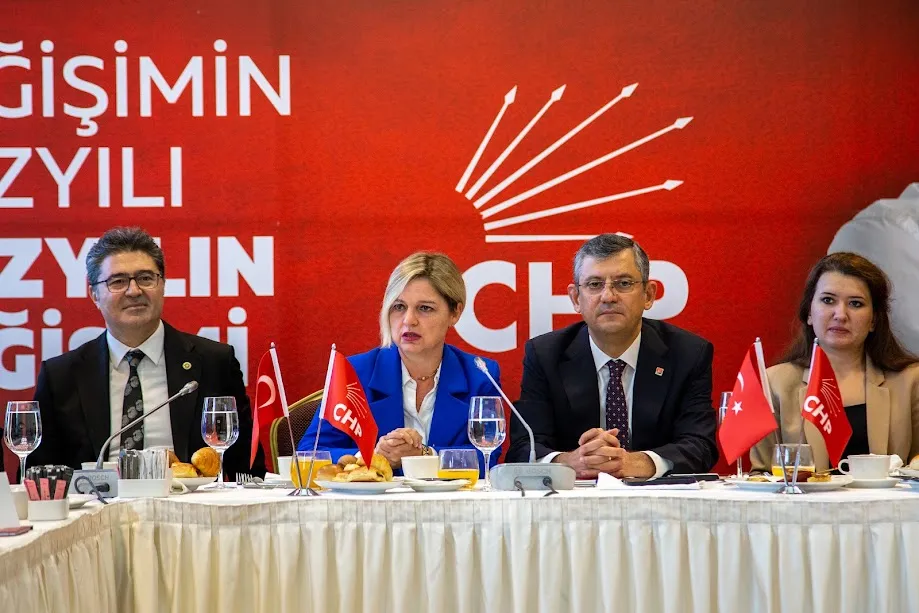 CHP Grup Başkanı Özgür Özel: "İttifak yapmamak harakiri yapmak anlamına gelir"