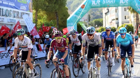 58. Cumhurbaşkanlığı Türkiye Bisiklet Turu'nun Fethiye-Marmaris etabı renkli görüntülerle start aldı