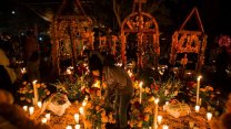Meksika'da "Ölüler Günü" kutlandı: Mezarlıklar doldu, taştı