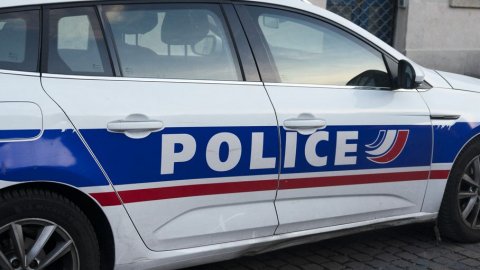 Fransa karıştı: Polisin kovaladığı skuterdeki genç hayatını kaybetti