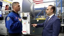 Bakan Kacır, NASA'nın Johnson Uzay Merkezi'ni ziyaret etti: