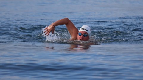 Çanakkaleli kadın yüzücü tarihe geçmek için Manş Denizi'nde kulaç atacak