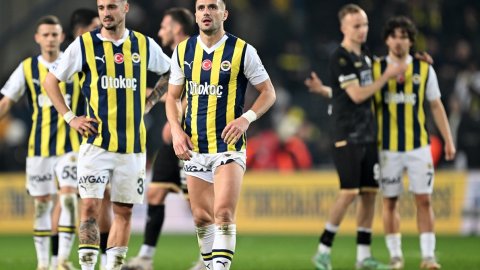 Fenerbahçe Alanyaspor'a 2 puan bıraktı