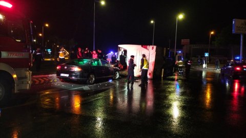 Balıkesir'de yolcu otobüsü kaza yaptı: 1 kişi öldü, 20 kişi yaralandı
